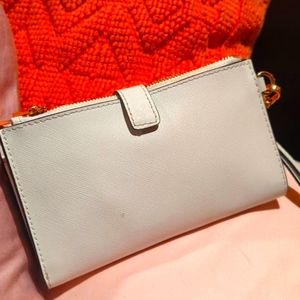 Michael Kors Soft JET SETwhite LEATHER MULTI purpose organizer/wristlet